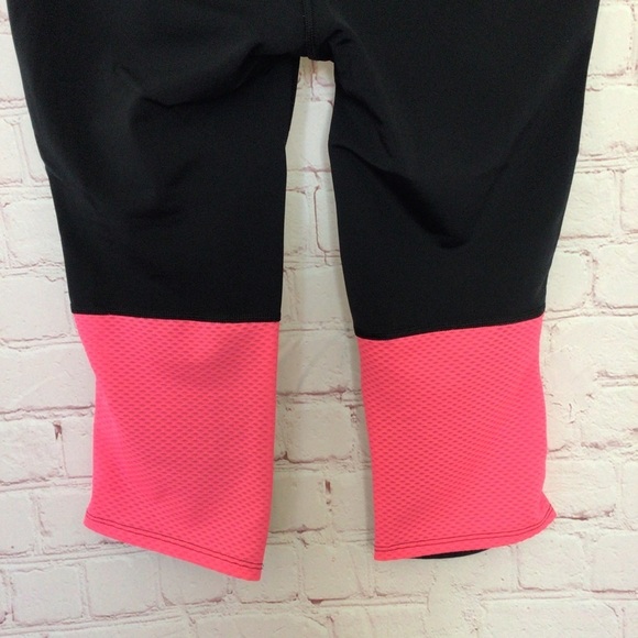 Under Armour Heat Gear She’s A Fighter Compression Leggings - Size Medium - Picture 6 of 9